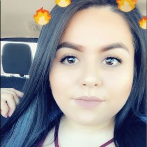 Meet your Posher, Isaura